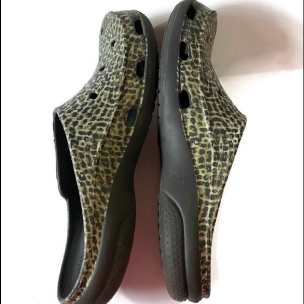 Cheetah Print Slip-On Crocs - image 4